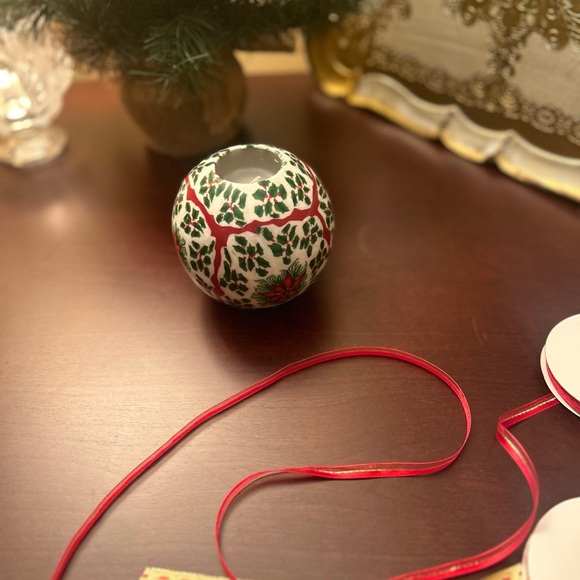 *NEVER USED* Vintage Ribbon Holly Poinsettia Glowing Christmas Candle - Picture 2 of 7